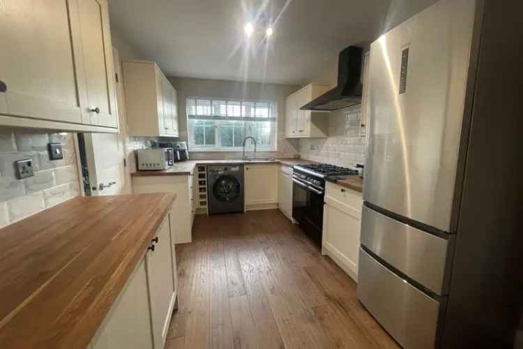 4 Bedroom Detached House with Garage and Garden