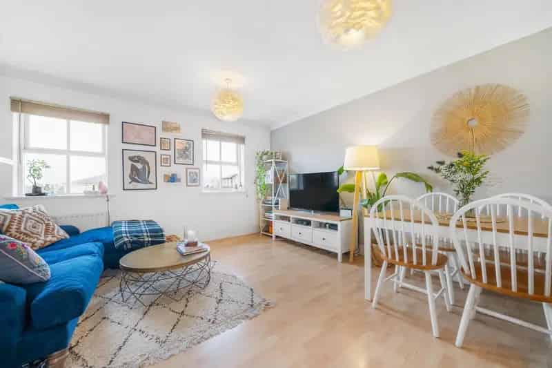 1 Bedroom Apartment near Brixton Victoria Line