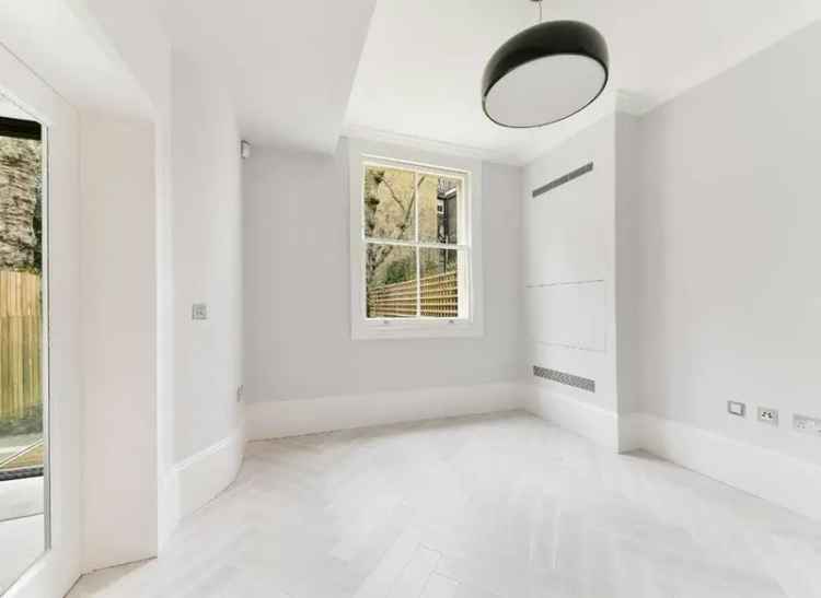 3-Bed Garden Flat Westbourne Grove Notting Hill Luxury Apartment