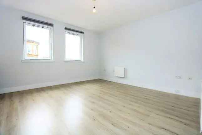 Flat to rent in Dover Street, Glasgow, Glasgow City G3