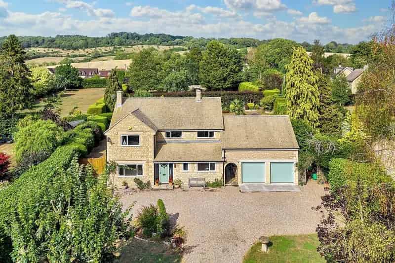 5 Bedroom Detached House For Sale in Westmancote