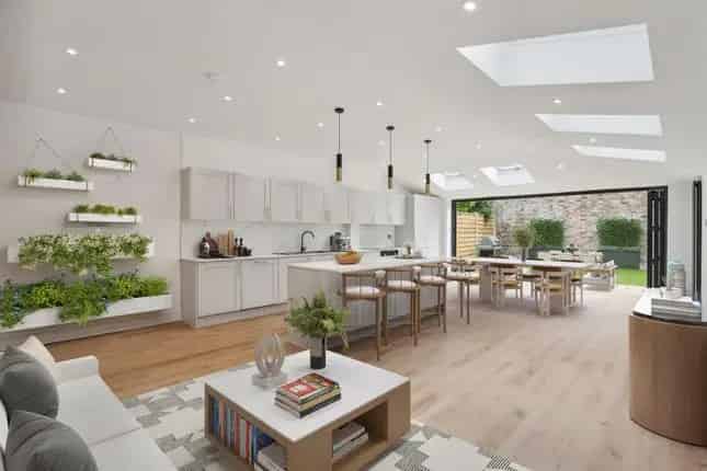 5 Bedroom Terraced House for Sale in London SW17