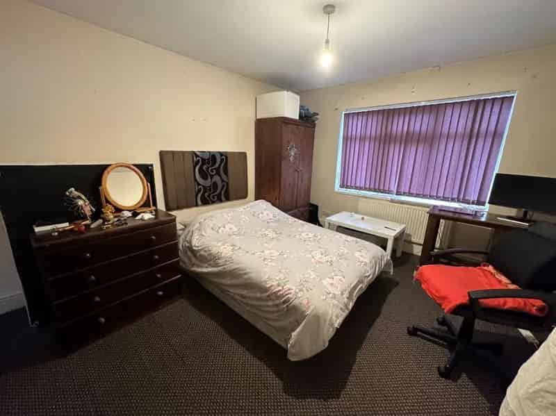 All Bills Included One Bedroom Flat Available September