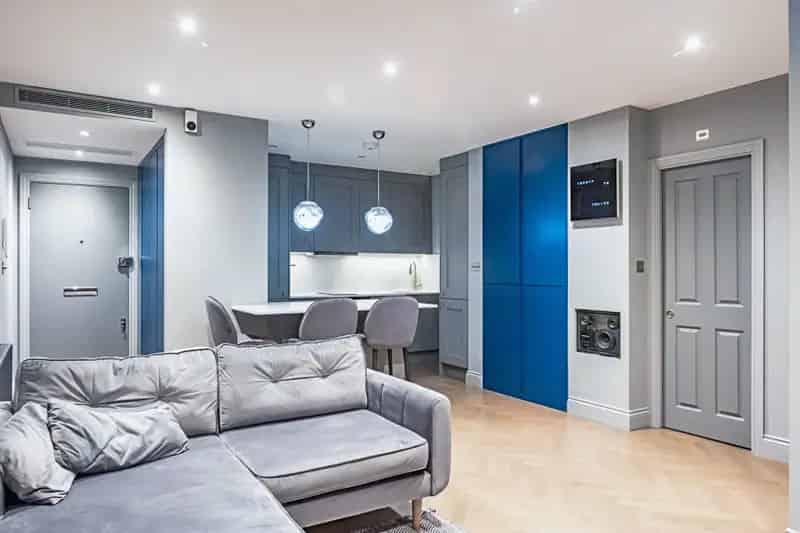 2 Bedroom Apartment Near Bond Street
