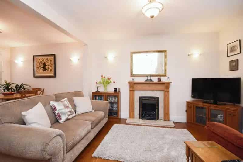 Two Bedroom Cottage near Brentwood High Street