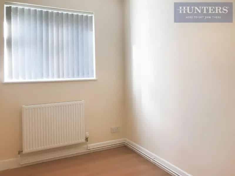 3 Bedroom Flat To Let Ware Fully Refurbished 735 SQ FT