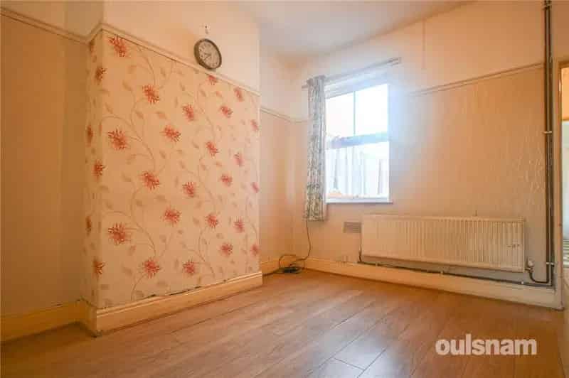 2 Bedroom Terraced House For Sale No Upward Chain