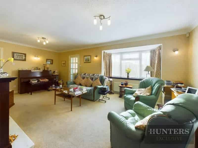 3 Bedroom Bungalow For Sale in Scarborough