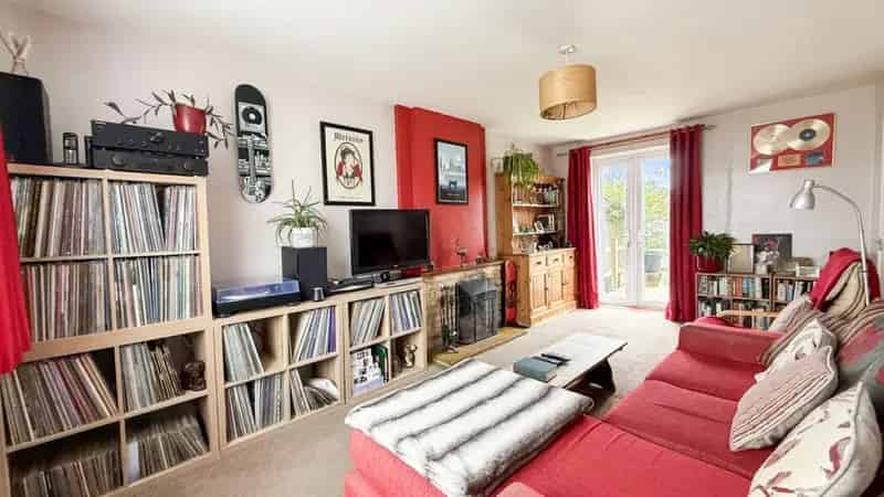 3 Bedroom House For Sale Near Mainline Station