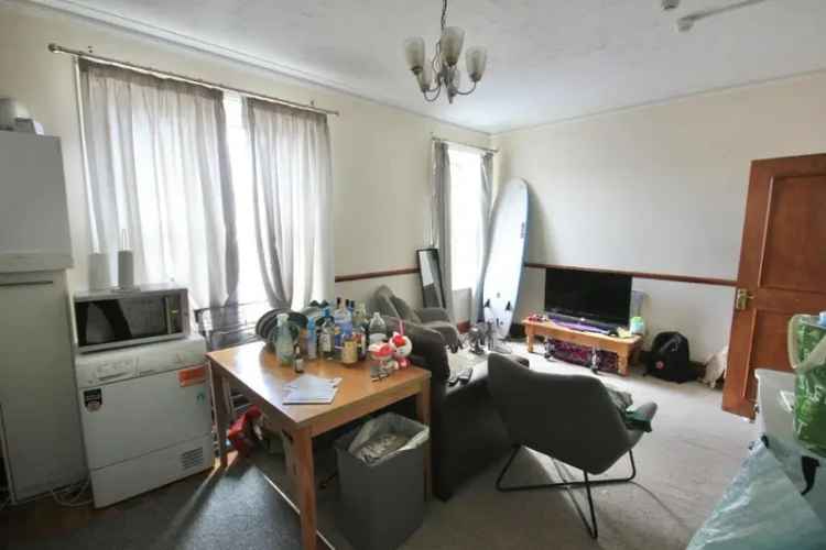 4 Bedroom Student Flat Near Lansdowne University