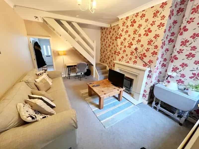 2 Bedroom Mid Terrace House to Rent Kidsgrove Staffordshire