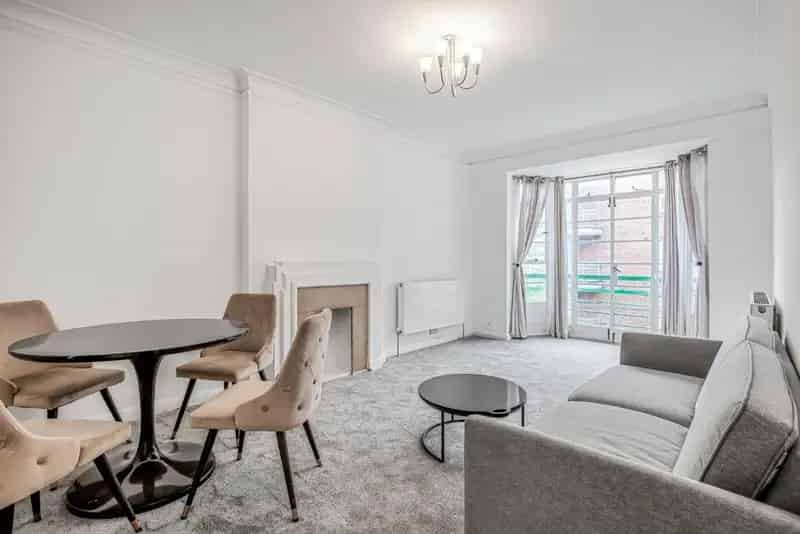 Spacious One Bedroom Flat near Baker Street