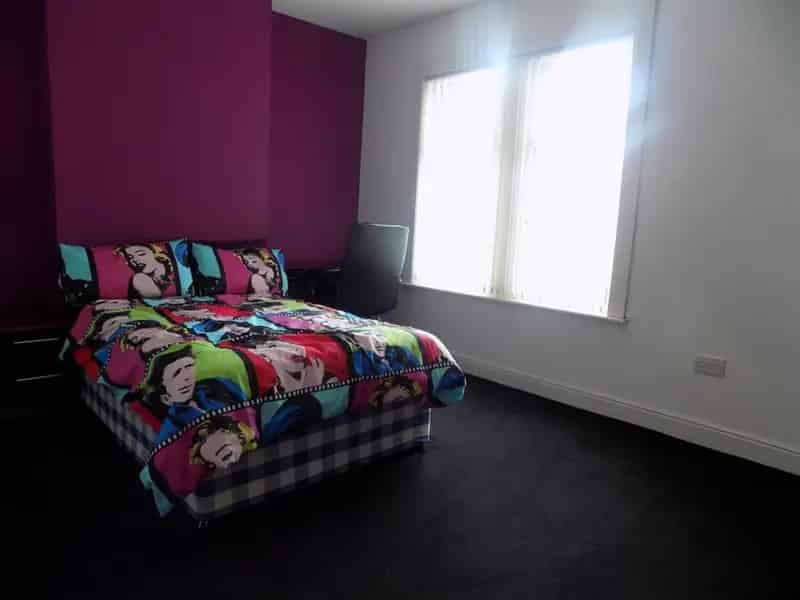 2 bedroom Flat
 To Let