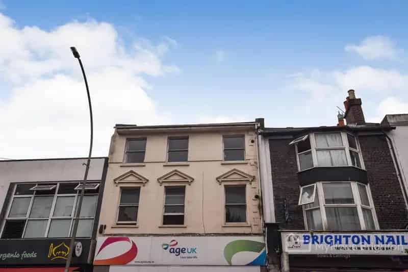 2 Bedroom Flat Central Brighton 6.5 Yield Investment Opportunity