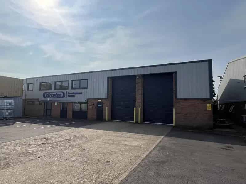 Industrial Warehouse Unit For Sale Abingdon