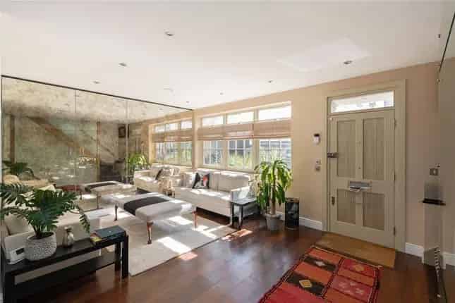 3 Bedroom Mews House South Kensington Private Parking Roof Terrace