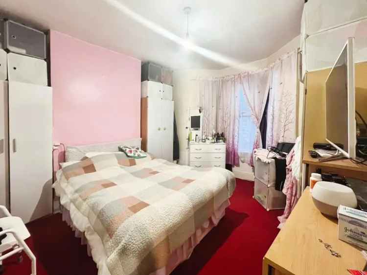 3 Bedroom Maisonette For Sale London E16