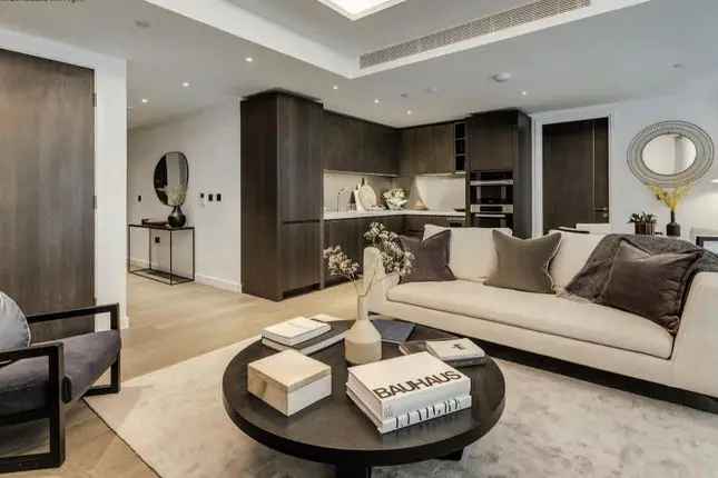 Flat for sale in Carnation Way, Nine Elms Way, London SW8