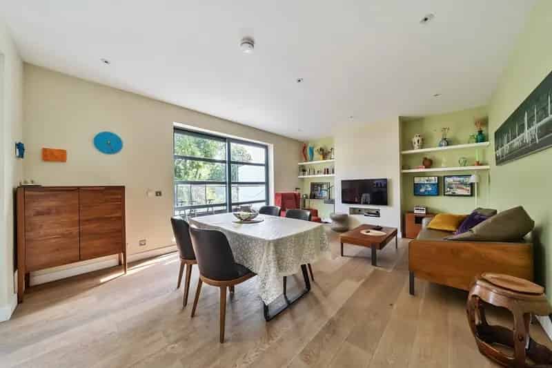 2 Bedroom Flat to Rent May 30th Furnished Balcony