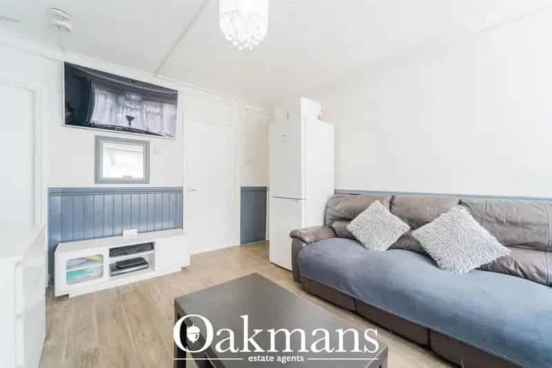 2 Bedroom Maisonette for Sale