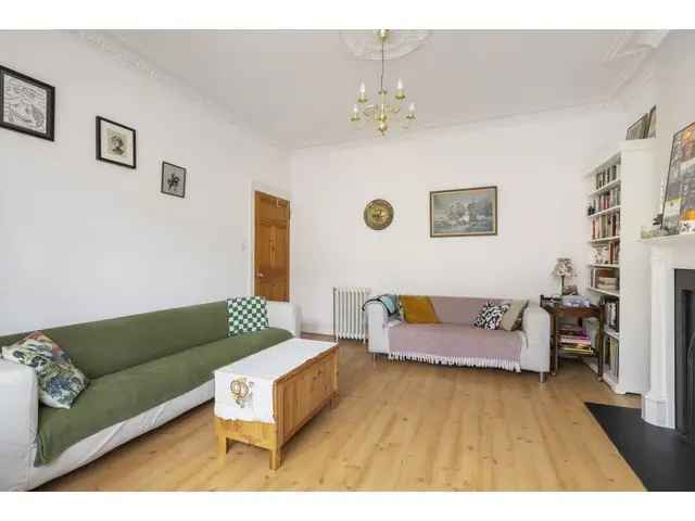 2 Bedroom Flat for Sale in Edinburgh