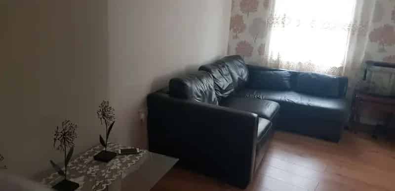 2 Bedroom Ground Floor Flat Near Town Centre