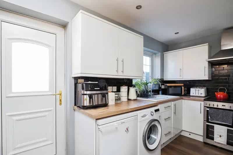 2-Bed Semi-Detached Home - Upgraded Throughout