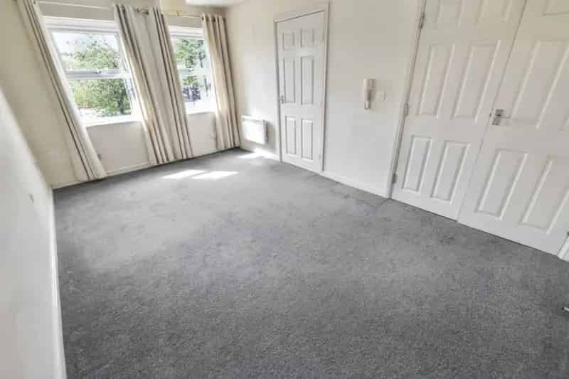 Flat For Sale , Leeds, England