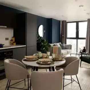 2 Bedroom 66m² Furnished Apartment Manchester City Center