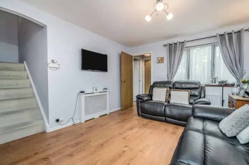 Three Bedroom House in Sought After Cul De Sac