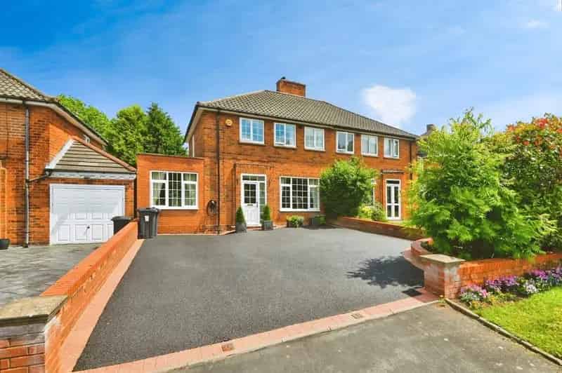 3 Bedroom Semi Detached House For Sale