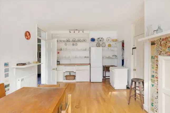 Kensington Apartment for Sale - Entire Floorplate, Gardens & Vaults