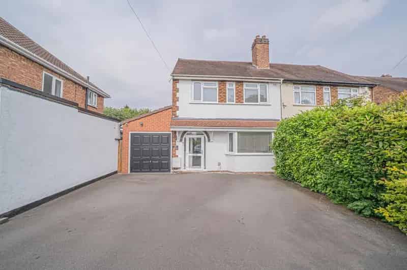 3 Bedroom Semi-Detached House for Sale in Solihull
