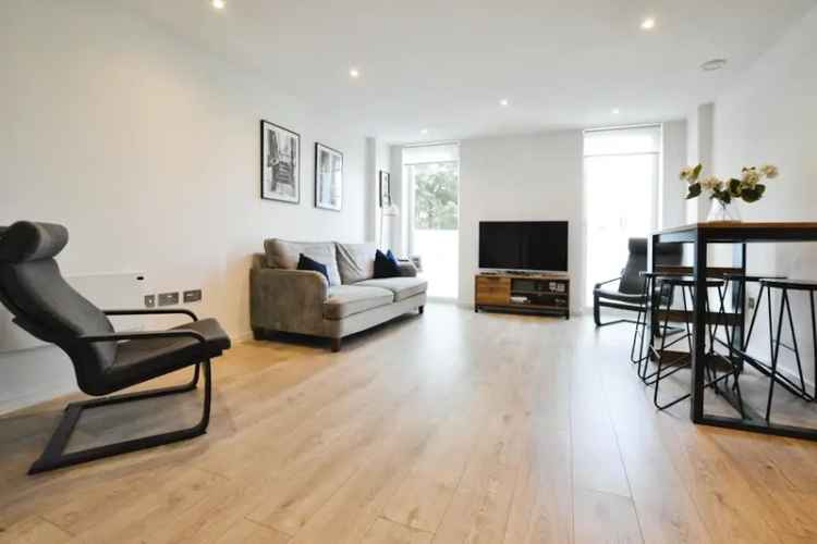 2-Bed Apartment St Albans City Centre Gated Development Allocated Parking