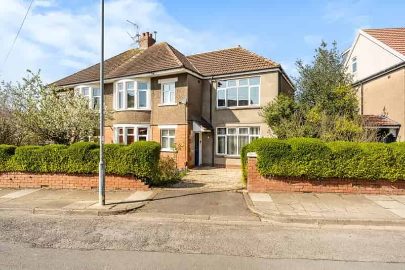 4 Bedroom Semi-Detached House for Sale