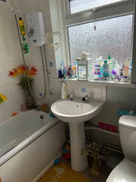 Flat For Rent in Wolverhampton, England