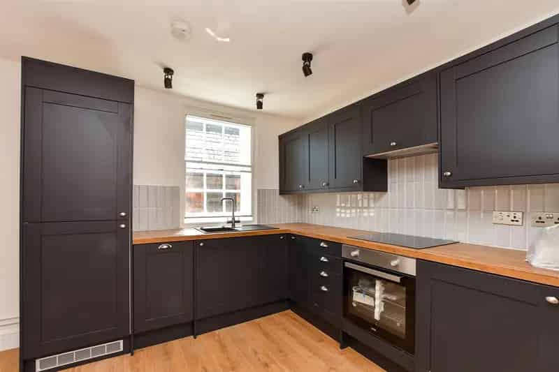 3 Bedroom Apartment for Sale in Central Dorking