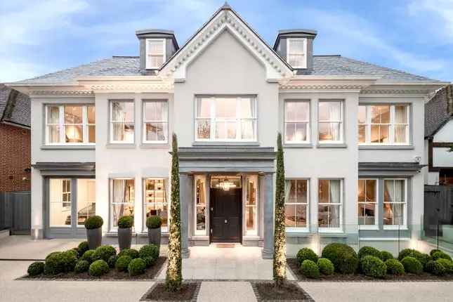 7 Bedroom Detached House for Sale in Roehampton Gate Richmond