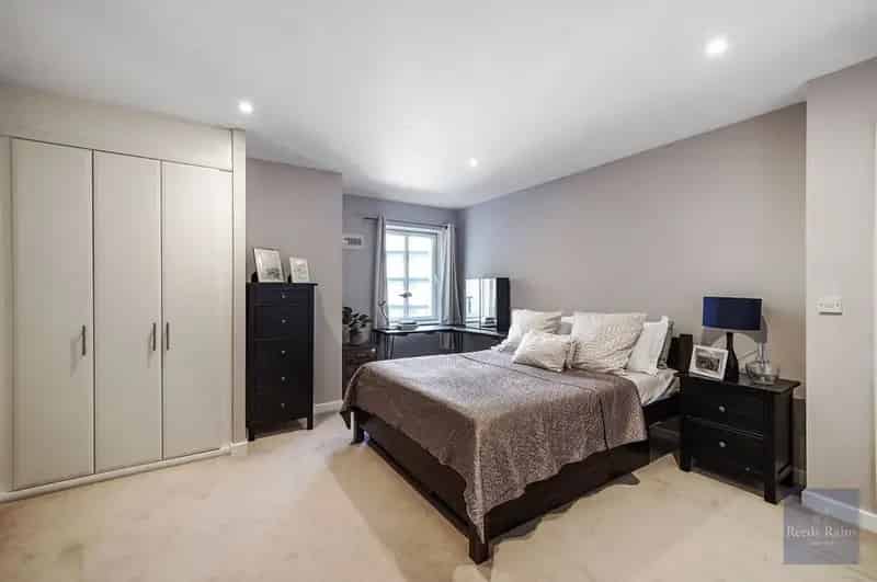 2 bedroom  Flat to rent, London, SE11