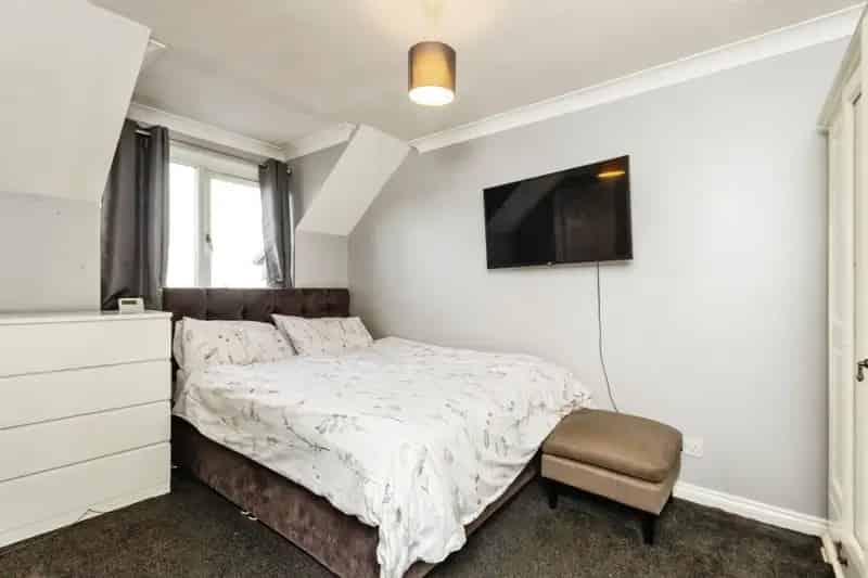 3 Bed Family Home with Off Street Parking and Garage NG8