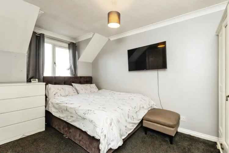 3 Bed Family Home with Off Street Parking and Garage NG8