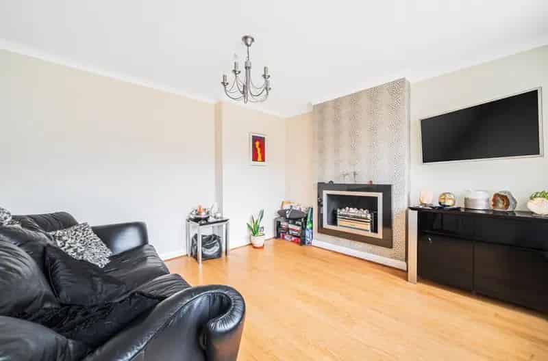 45 Bedroom Family Home Brookmans Park Hertfordshire
