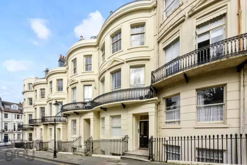 3 Bedroom Flat for Sale