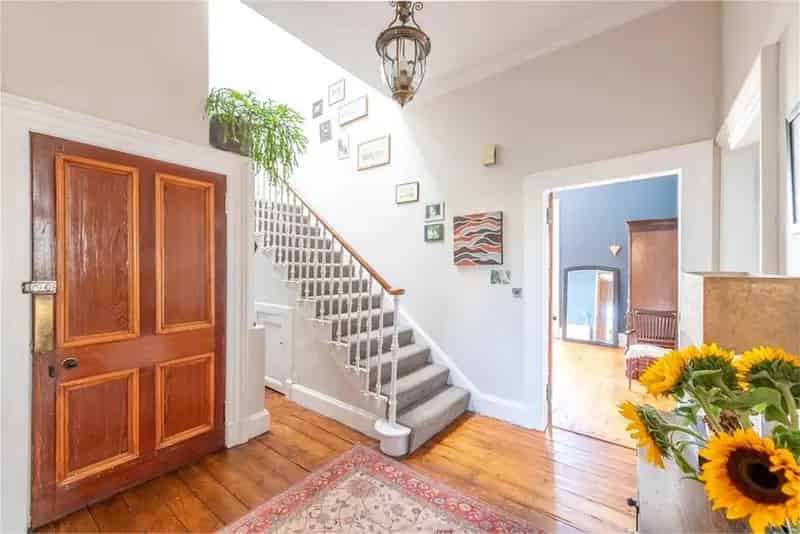 6 Bed Flat - Duplex with 2 Reception Rooms