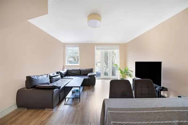 2 Bedroom Terraced House with Private Parking