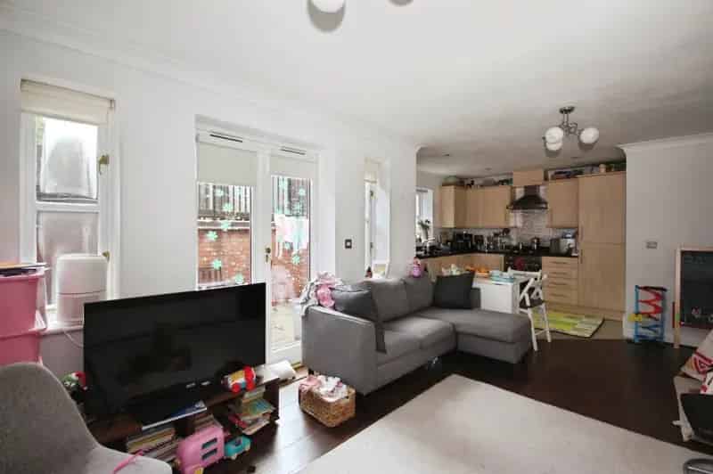 Two Bedroom Ground Floor Apartment For Sale