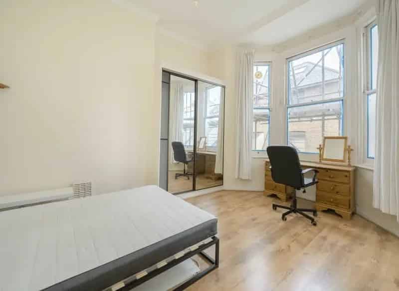 Two Bedroom Victorian Apartment with Large Reception and Ample Storage