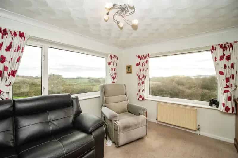 Sea View Bungalow Two Double Bedrooms Garage Conservatory Preston