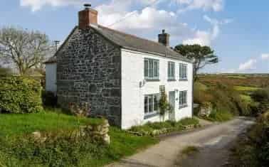 Cornish Cottage with Artist Studios and Large Gardens