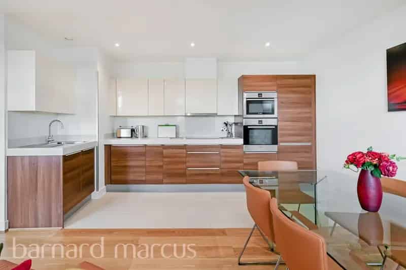 Acton 2-Bed Apartment West 3 Development Furnished